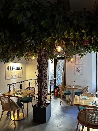 Alegría — Gastraum und Tische