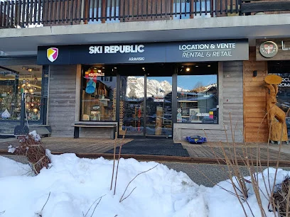 Araviski — Ski Republic — Façade and entrance