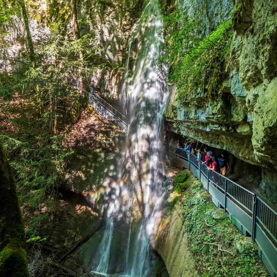 Cascade d’Angon — Cascata tra le rocce