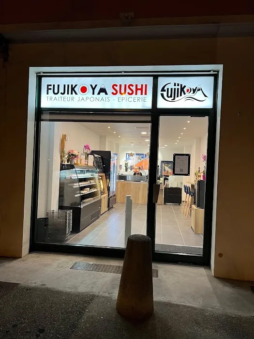 FUJIKOYA - Sushi Annecy — Fassade und Eingang