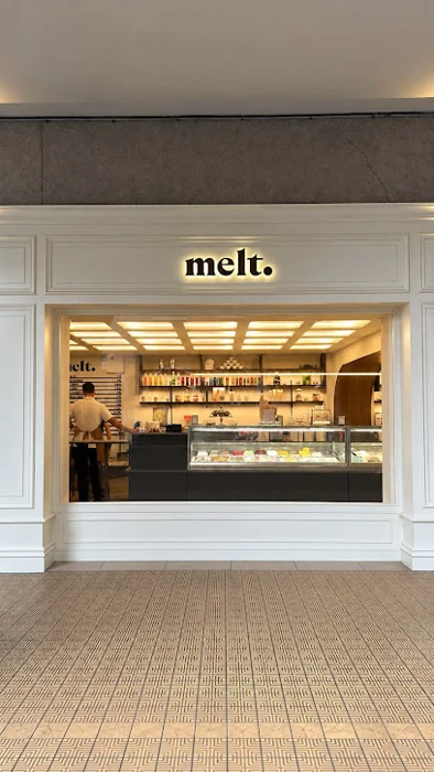 Melt Annecy — Auslage und Theke