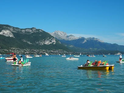 Nautilac — Tretboote auf dem See