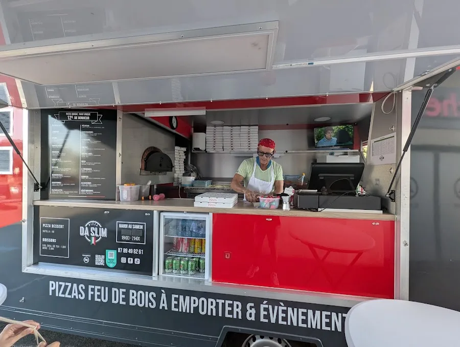 Pizza Da Slim — Verkaufstheke des Pizzawagens
