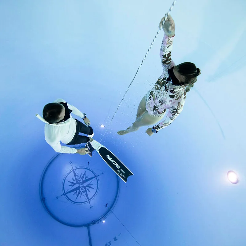 Planète Apnée — Subacqueo sott’acqua