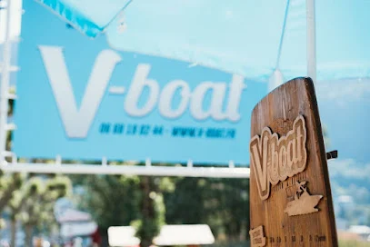 V-Boat — Schild des Betriebs