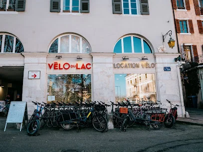 Vélo du Lac — Vieille ville — Bicycles outside the shop